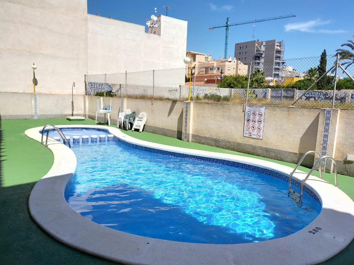 Estudio Comodo En Torrevieja Exterior foto